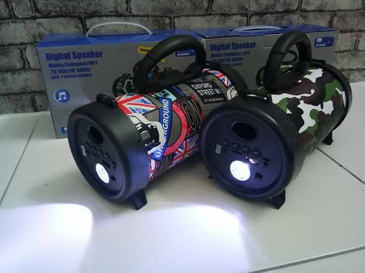 Bluetooth zvučnik sa lampom CH-M42