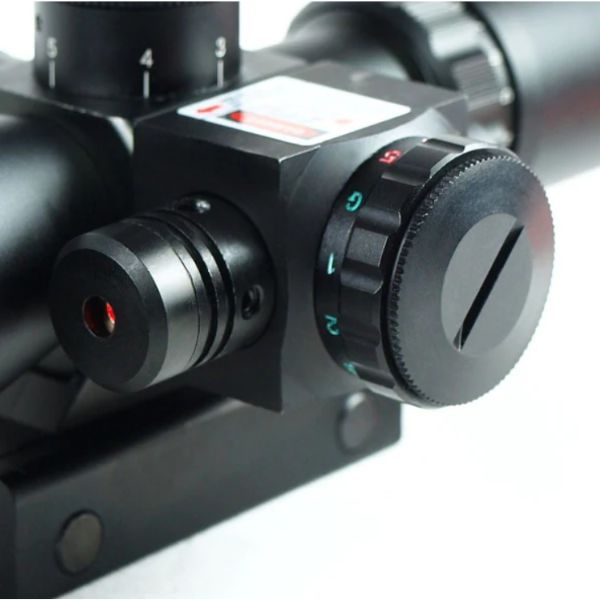 Taktički nišan za pušku sa crvenim laserskim osvetljenjem
