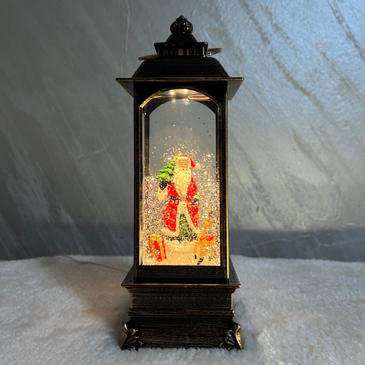 Veliki novogodišnji fenjer Deda Mraz, 29 cm - Novogodišnja dekoracija sa muzikom i LED osvetljenjem