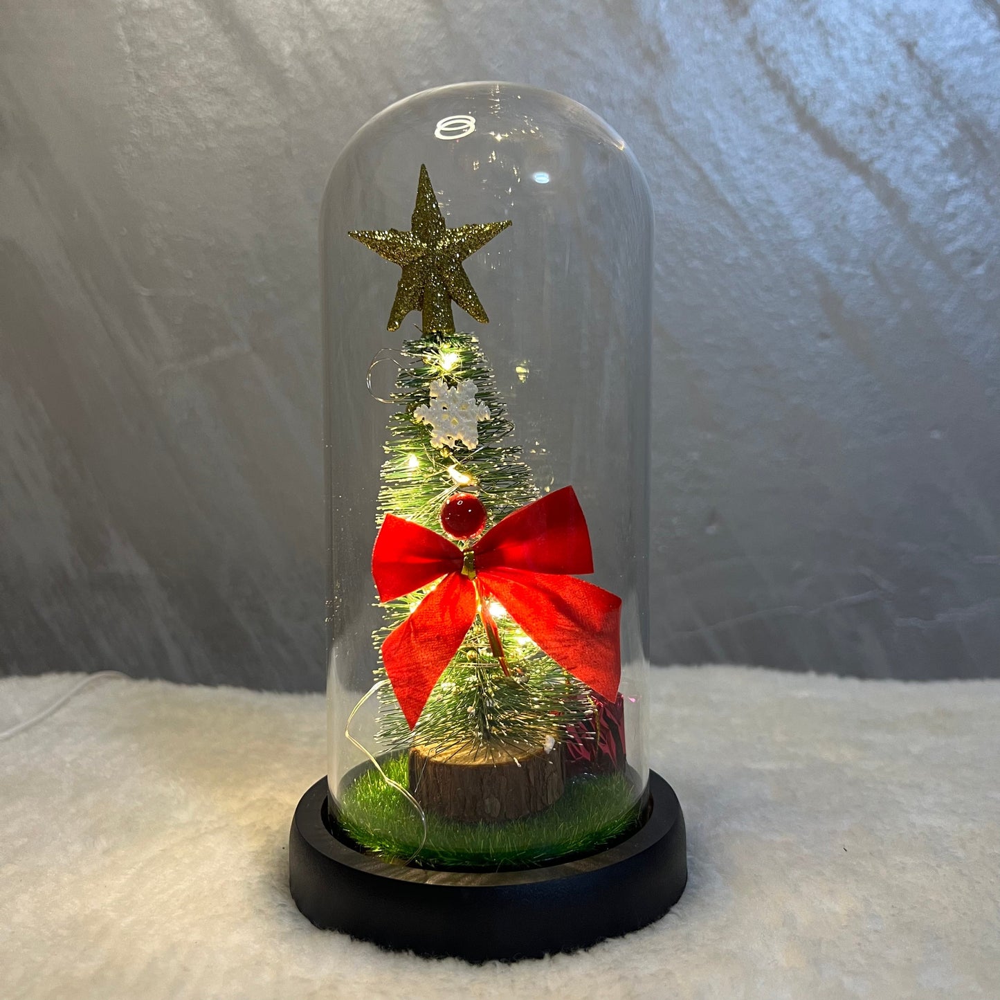 Zastakljena jelkica 22 cm, Jelka u staklenom zvonu