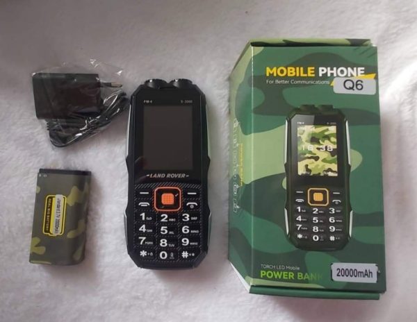 Land rover Q6 mobilni telefon